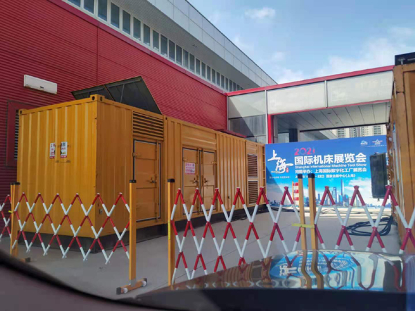 应城发电车出租-发电机无电压或电压太低怎么办？